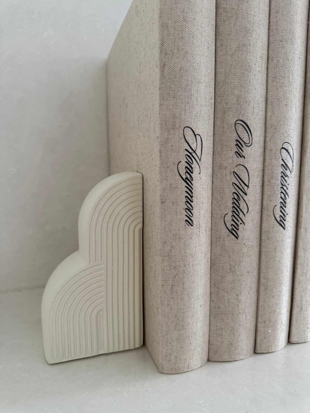 White ribbed book ends